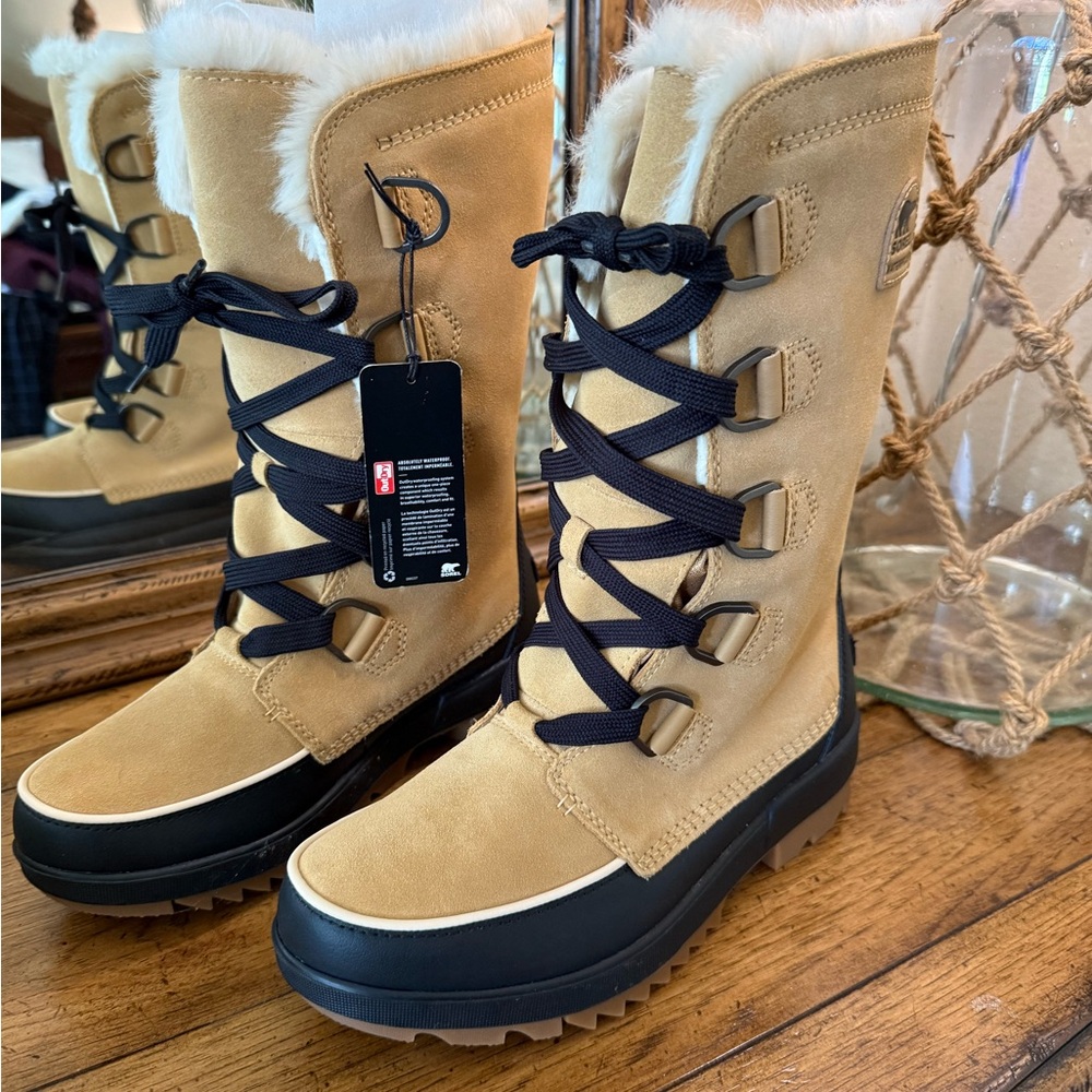 Women’s NWT Sorel Tivoli IV Tall Women’s size 8.5
